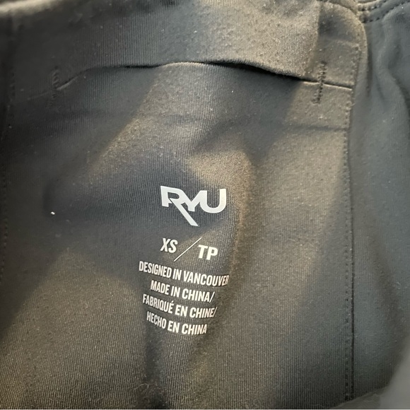 🌻BOGO FREE RYU Black Cropped Leggings Size XS GUC - Picture 3 of 5
